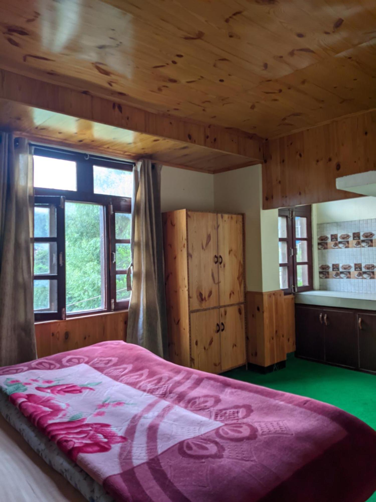 Summer Cottages Manāli Cameră foto